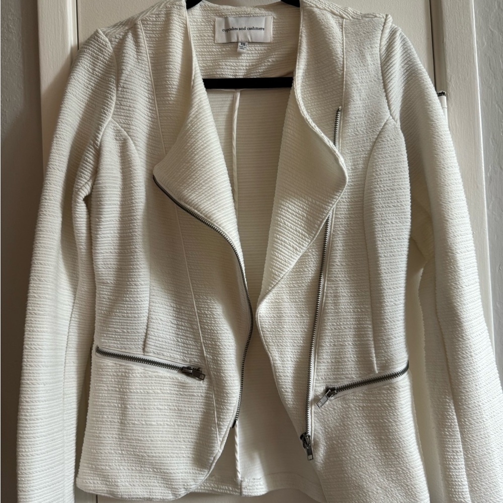 Cupcakes and Cashmere ivory moto fabric jacket- size XS